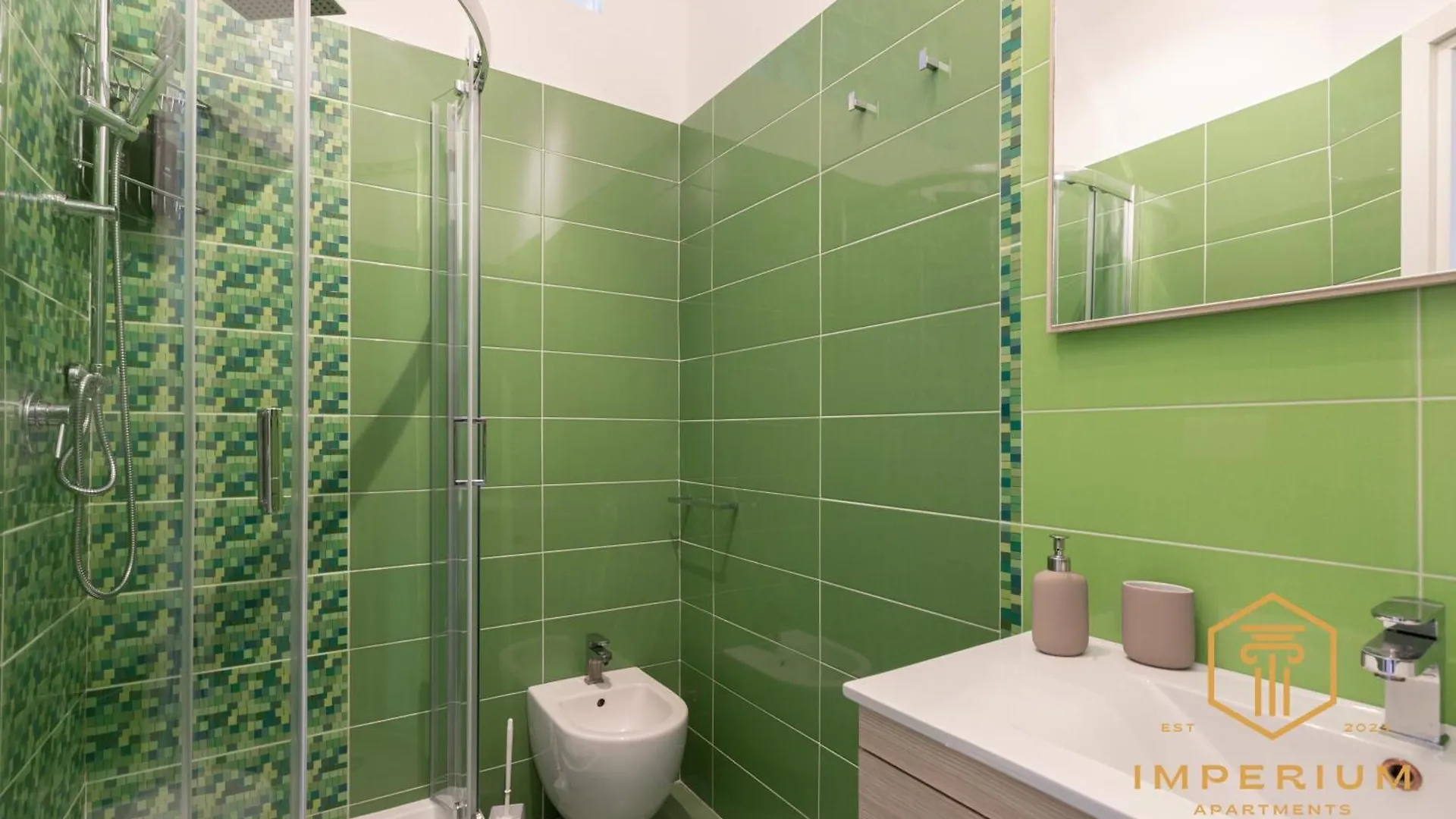 Imperium Deluxe Apt - 300Mt To Metro B, 3 Bedrooms, Panoramic View, A-C Rome 0*,  Italy
