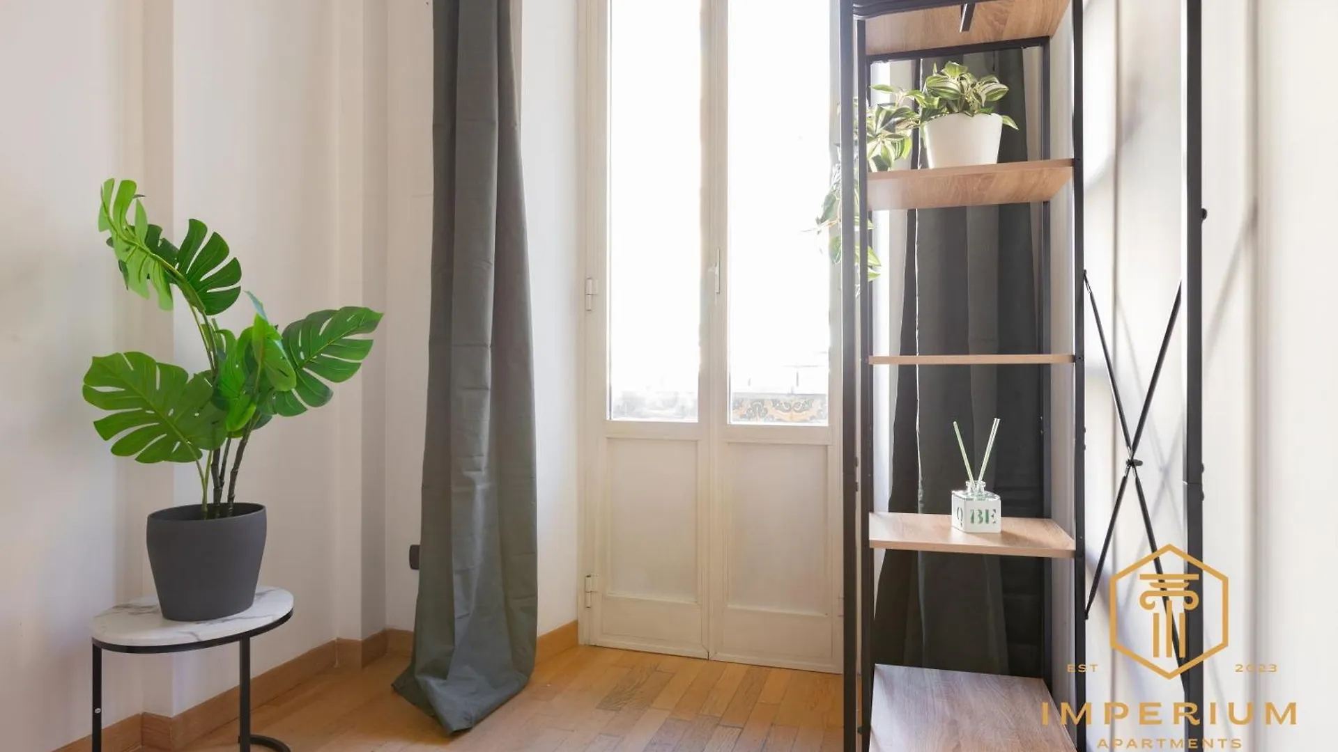 Imperium Deluxe Apt - 300Mt To Metro B, 3 Bedrooms, Panoramic View, A-C Rome 0*,  Italy