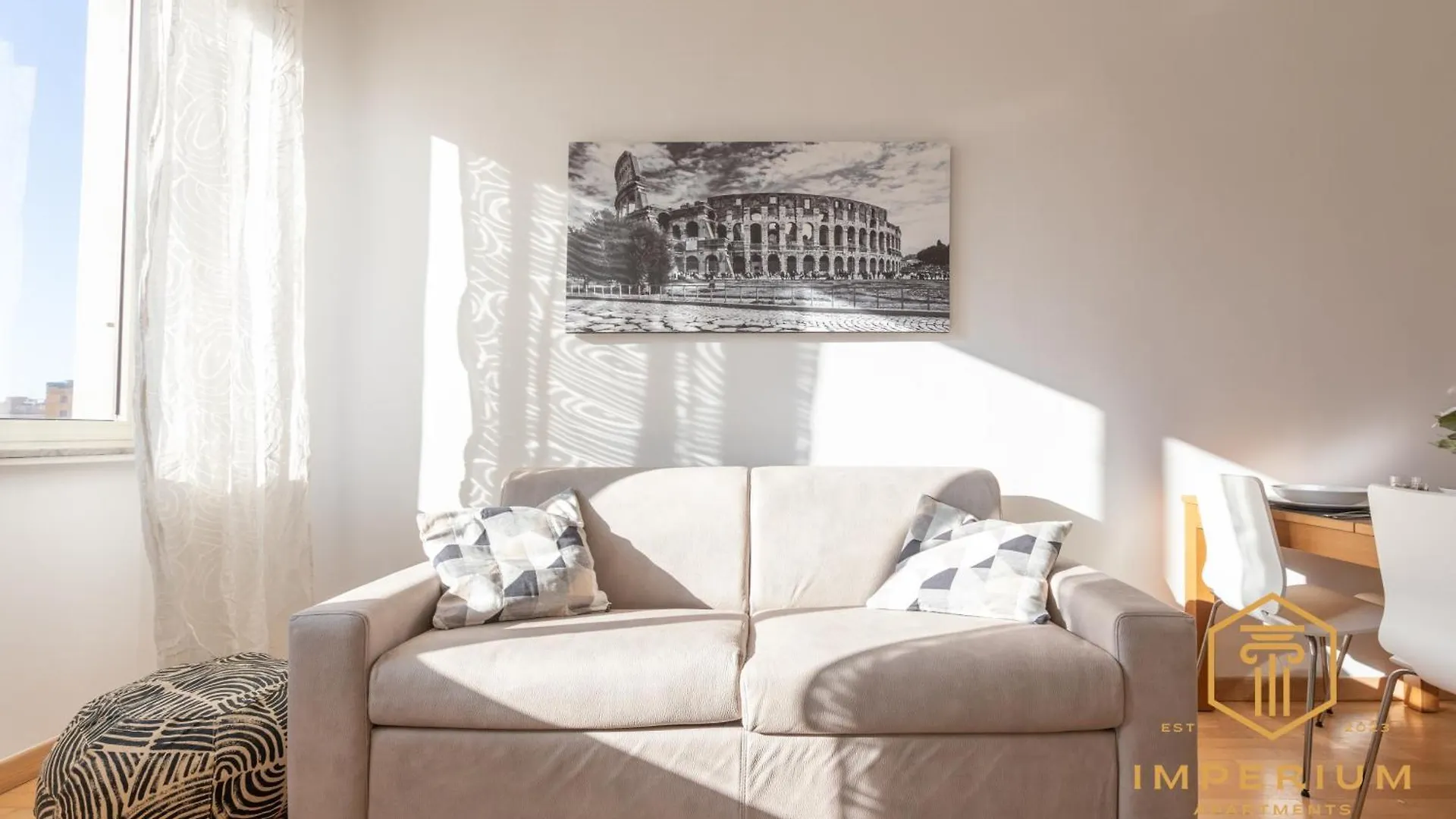 Imperium Deluxe Apt - 300Mt To Metro B, 3 Bedrooms, Panoramic View, A-C Rome 0*,  Italy