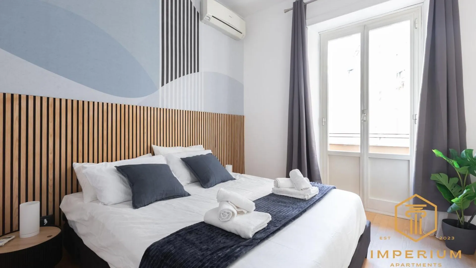 Imperium Deluxe Apt - 300Mt To Metro B, 3 Bedrooms, Panoramic View, A-C Rome 0*,  Italy