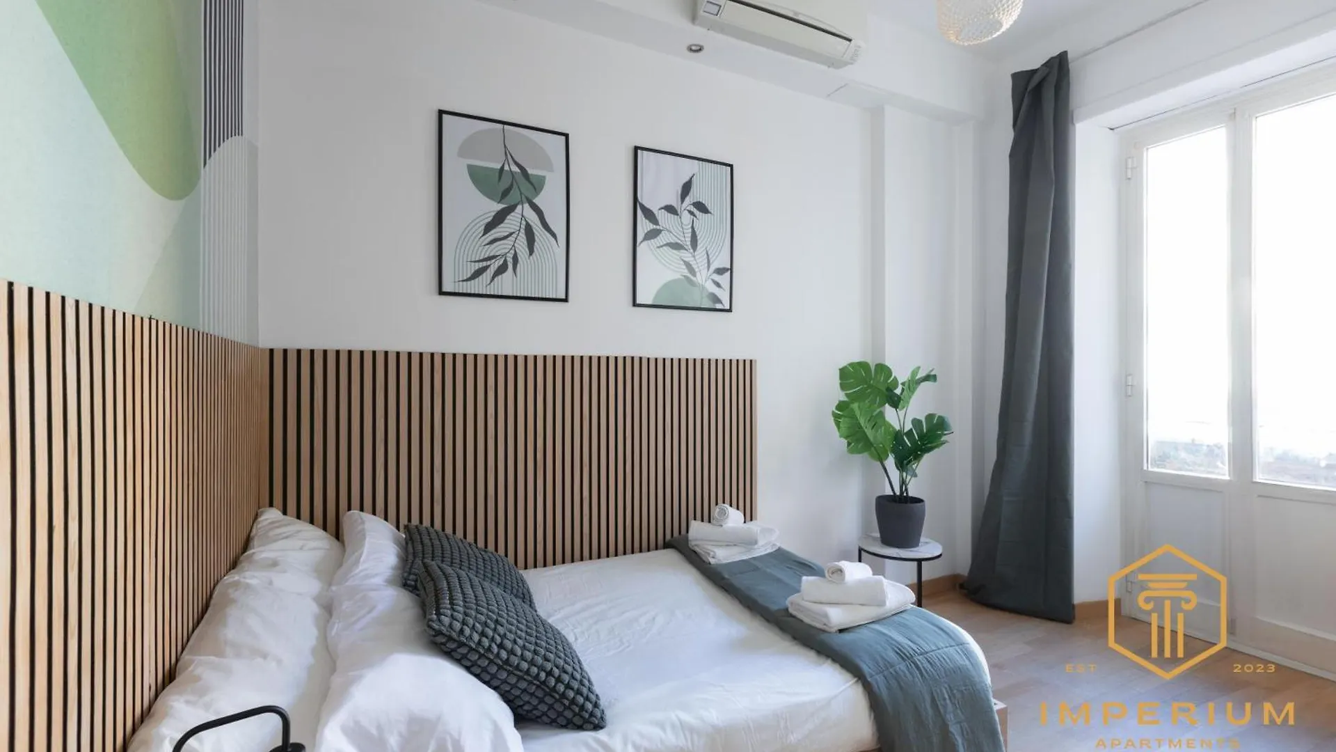 Imperium Deluxe Apt - 300Mt To Metro B, 3 Bedrooms, Panoramic View, A-C Rome Italy