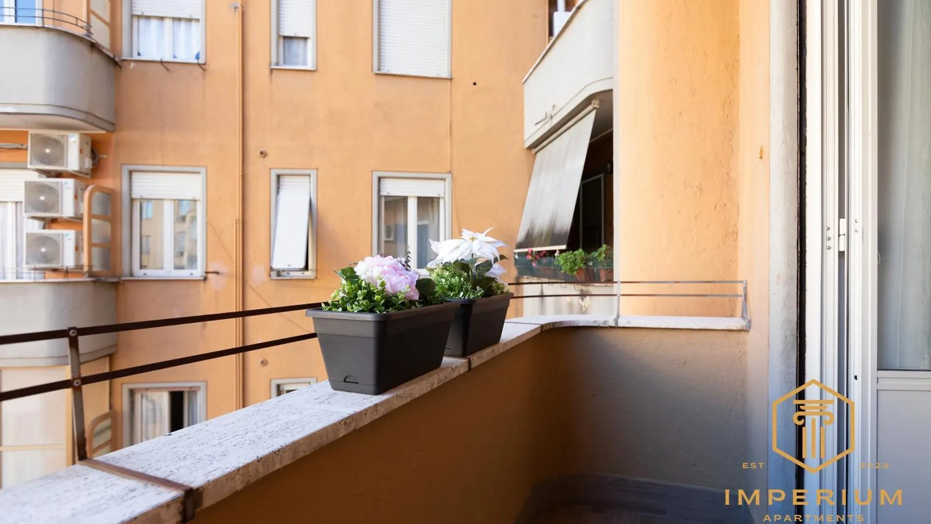 Imperium Deluxe Apt - 300Mt To Metro B, 3 Bedrooms, Panoramic View, A-C Rome Apartment
